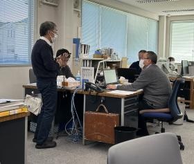 当社の統括部門の綿密な打ち合わせの様子。厳しい雰囲気の時も。