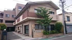 ９