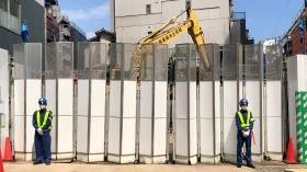 建設現場の警備風景