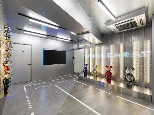 新しくなった新オフィスのエントランスです。