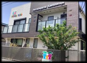 ウッドデッキでは夏は温水プール、春、秋は野菜作りを楽しみます