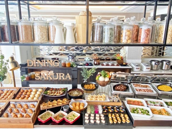 クチコミでも高評価をいただいている自慢の朝食ブッフェ！朝から和洋様々なお料理をご堪能いただけます。