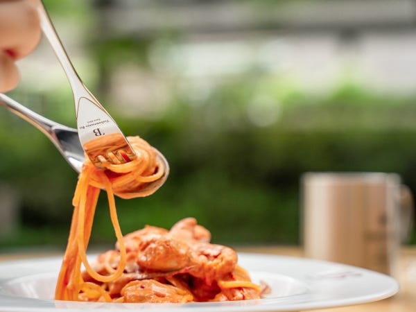 ホールスタッフ・レストランのホールスタッフ（こんな方歓迎）