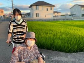 近くの田んぼ道をさんぽ