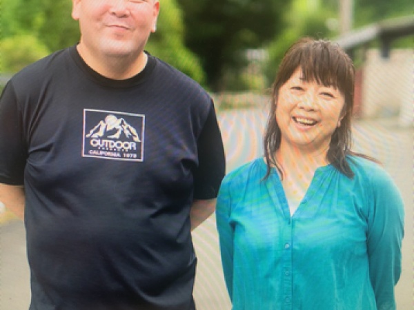 右に居る笑顔の素敵な方こそ松崎規子理事長です。現場のスタッフの気持ちを誰よりもわかってくれます。