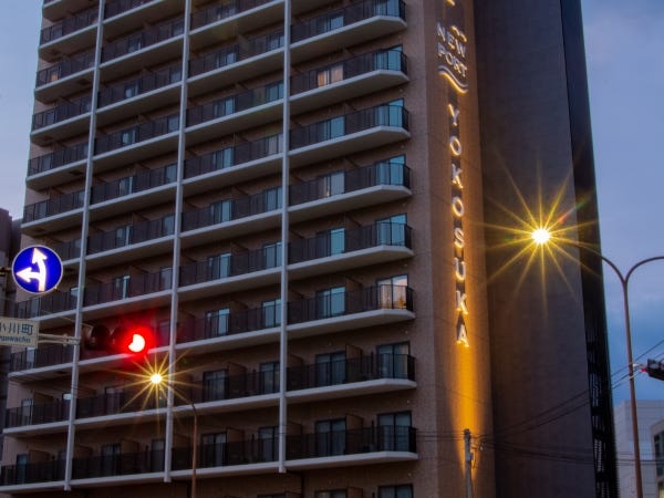 ホテルフロント事務・正社員・受付スタッフ（♦未経験者積極採用・ワーキングホリデー経験者歓迎）