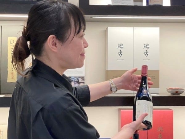 ミッドタウン店店長です！　　　私たちと一緒に日本酒の魅力を発信していきませんか？