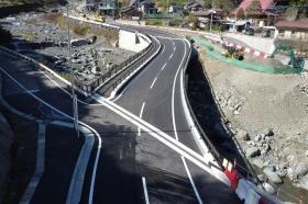 山梨県からは主に道路関連の工事を請け負っています