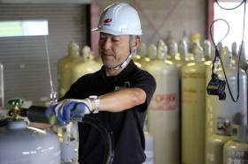 エルピーガス 充填・検査中