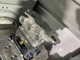 展示会用にマニフォールドを作ってみました。