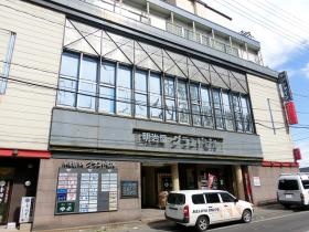 本社ビル前外観 弘前最大の繁華街 鍛冶町のど真ん中にあります