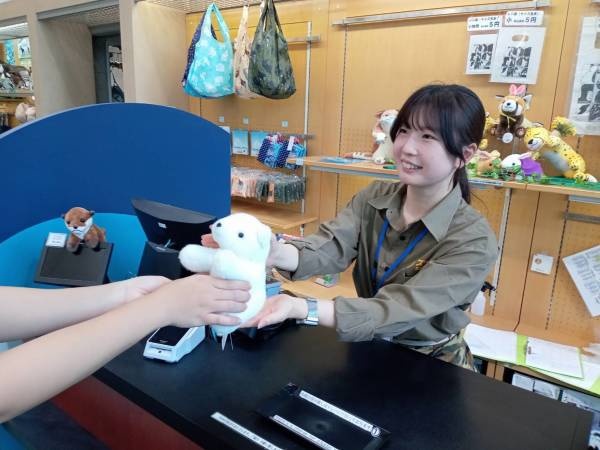 販売スタッフ・ズーラシア内のショップスタッフ（未経験大歓迎・土日祝の勤務大歓迎）