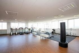 社内にあるトレーニングジム