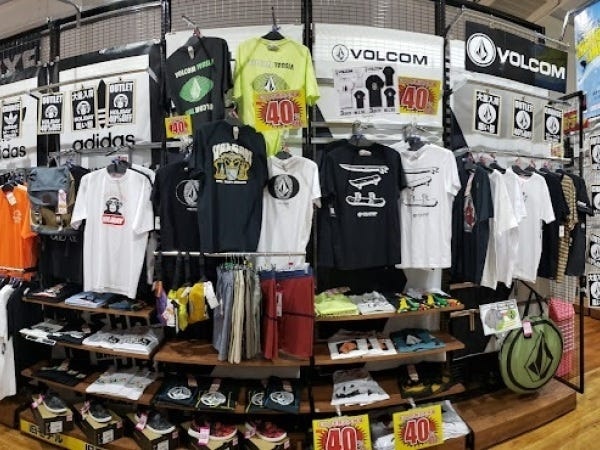 販売スタッフ・店舗運営スタッフ（笑顔採用・学歴不問）