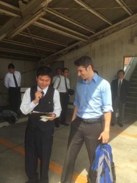 英会話ドライバーの仕事はコミュニケーションです。