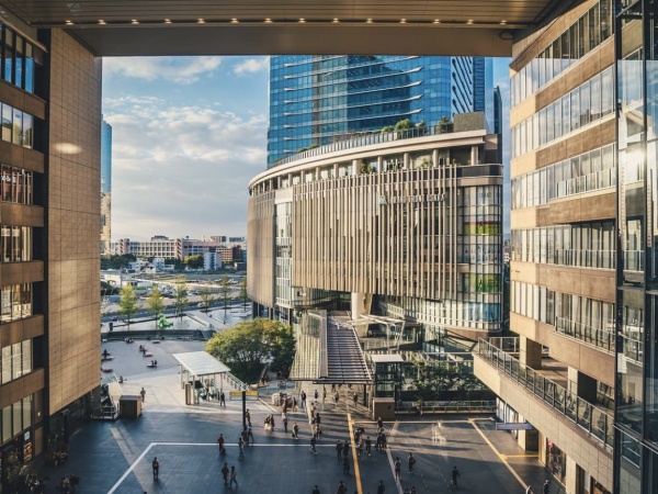 勤務地はグランフロントになります。