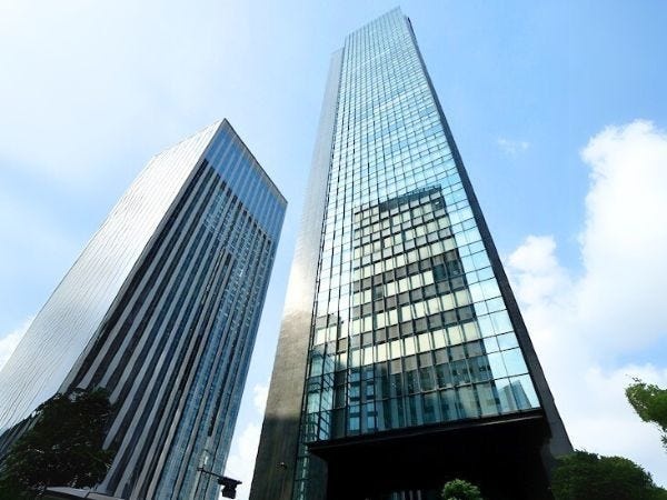 西新宿住友不動産新宿グランドタワーの32階にオフィスを構えています。西新宿駅より徒歩3分、新宿駅からは無料バスも出ており、アクセス良好です。