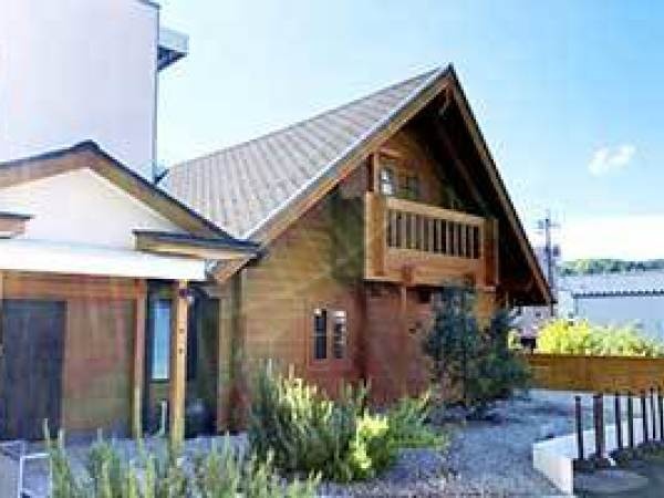 瑞喜舎カフェ。本社栗里宿カフェで人気の栗一筋はじめ、限定スイーツをお楽しみいただけます。