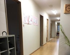 「ぶーこっこ」 玄関ホール
