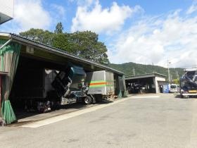 手前が大型工場、奥が小型工場です。