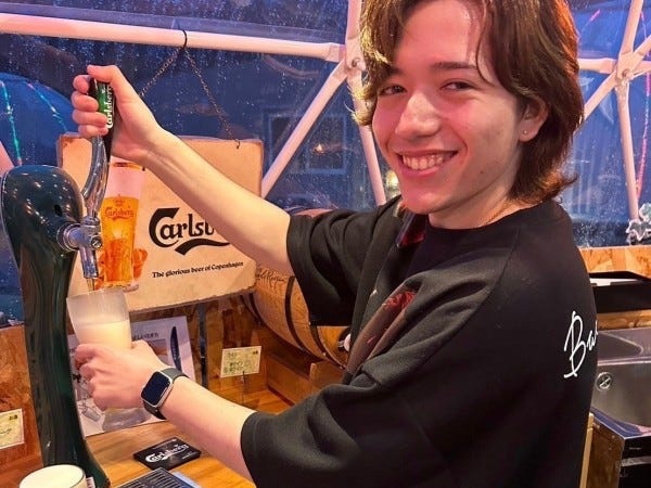 テレマーケティングオペレーター