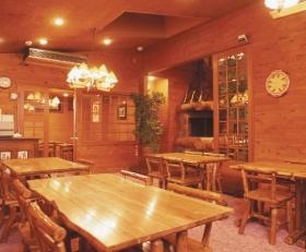 ８．ホール２（全景）