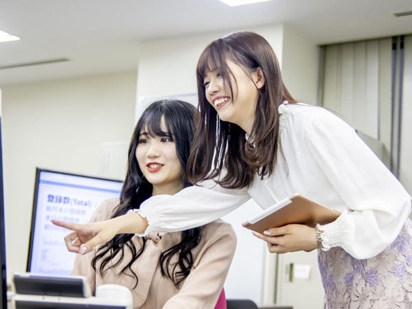 入社後は先輩社員のもとで経験を積んでいきます。すぐそばについていますので、わからないことがあればいつでも相談してくださいね。
