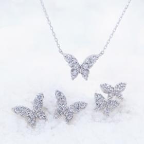 こちらはセイレーンアズーロの繊細で美しいジュエリー。