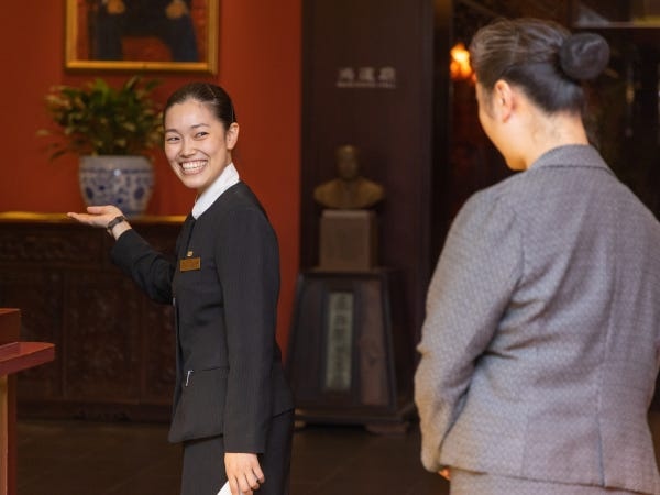 フロントスタッフ（大学生大歓迎）