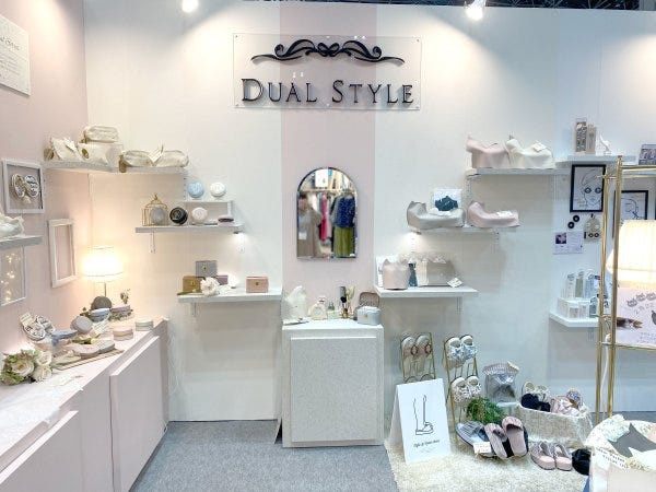 営業企画・ヘルスアンドビューティー系商品の営業企画職・花やドライフラワー（経験者歓迎・こんな方大歓迎）