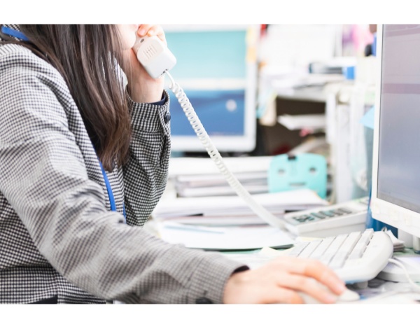 仕事内容は、営業が円滑に動くための事務作業がメインです。先輩社員が一つひとつ丁寧に説明しますので、未経験の方もご安心ください。