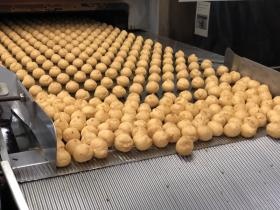 シュー皮が焼きあがりました♪