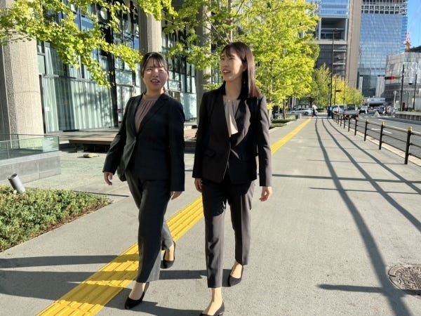 社員の70％が女性で占めています。その理由は、女性の方でもエンジニアのプロとして働ける環境を整えております！