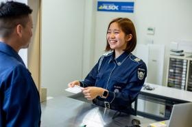 女性の警備スタッフも頑張っています！