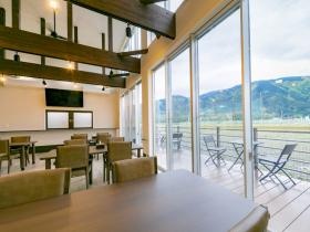 明るく開放的な空間