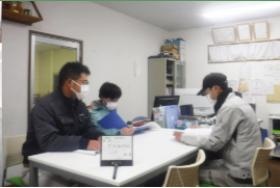 明るい雰囲気の事務所です☆