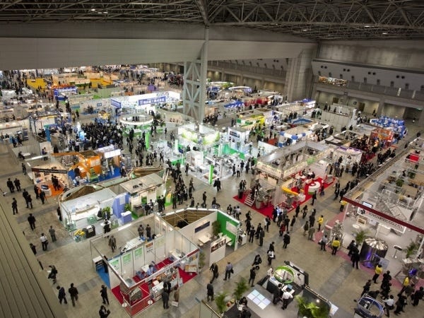 全国で開催される展示会やファミリーセールに参加しています。