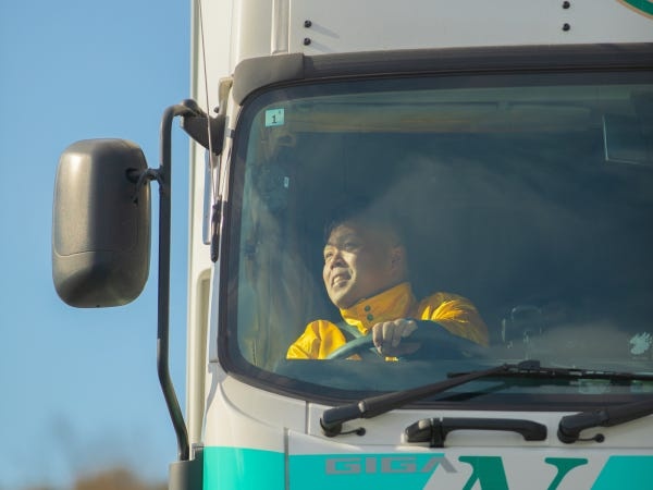 正社員の４ｔトラックドライバーとして、一般雑貨の関東近郊（東京都、茨城県など）をお任せします。