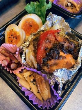 お昼ご飯は、手作りの弁当