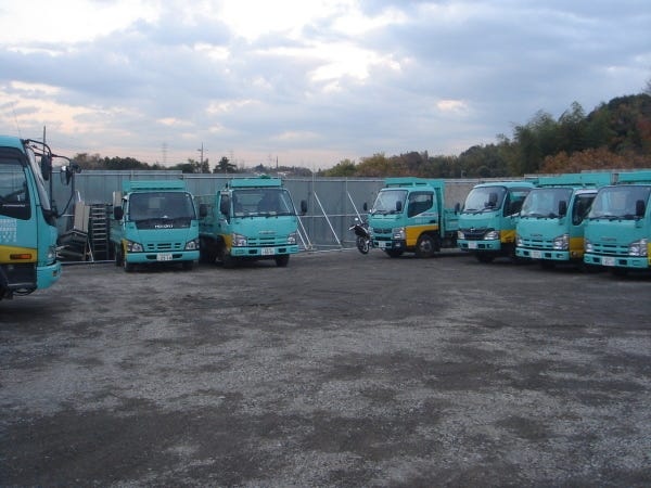 収集に使用する車両です。