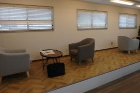 白を基調としたオシャレなミーティングスペースです（埼玉）