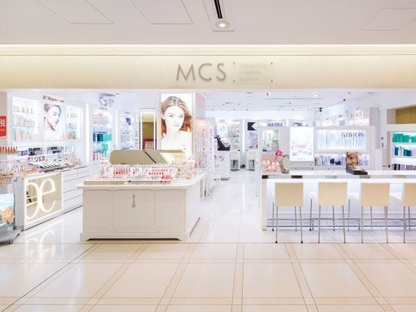 MCSは進化したコスメのセレクトショップ。今までの化粧品店とは異なり、ブランドの枠を超えてご案内します。