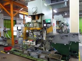 プレス作業 職場（本社）