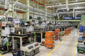 プレス作業 職場（大木）（１）