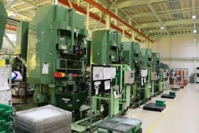 プレス作業 職場（大木）（２）