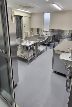 セントラルキッチン２ 肉の仕込み場所