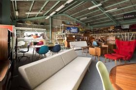 工房の２階にある店舗の様子