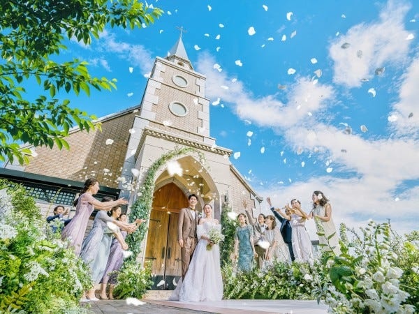 結婚式の介添人・ブライダルアテンダー（という第二新卒の方も大歓迎）