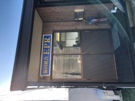 弊組合の玄関はこんな感じです。住宅街にあります。