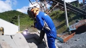 製造工場スタッフ業務（溶接）